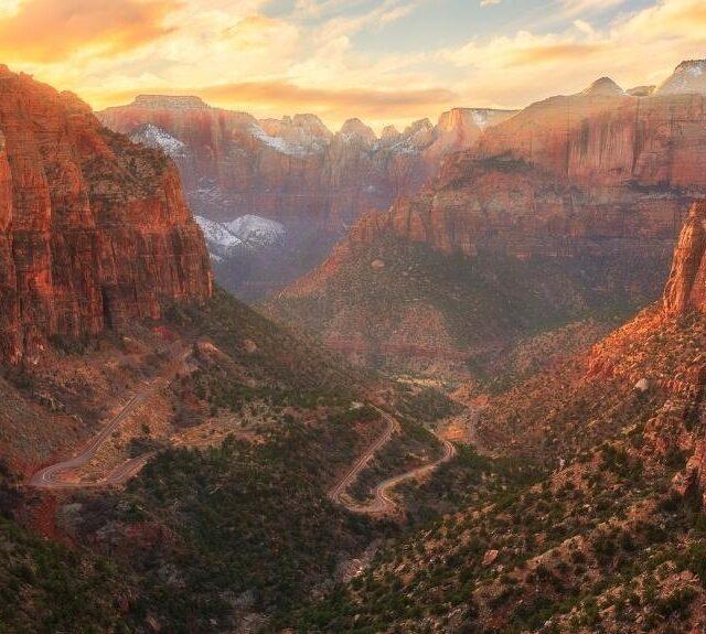 View of Zion Canyon to bring emphasis of the post about Zion to Bryce Canyon.